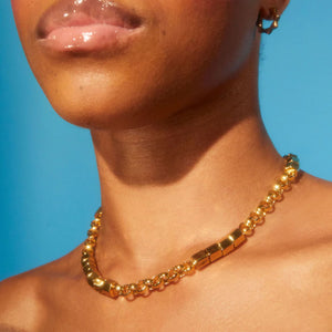 KM JEWELRY: PRISM STUD BEAD SHORT NECKLACE GOLD